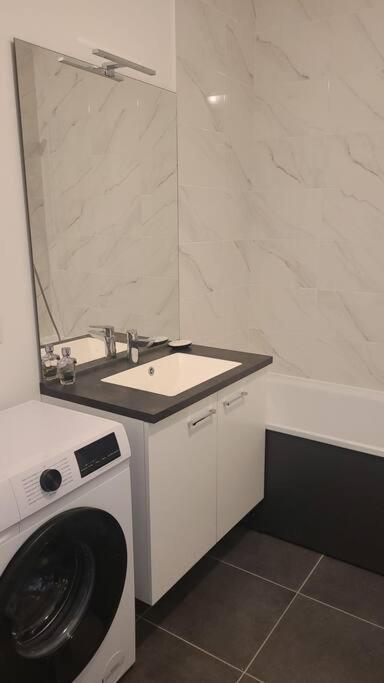 Appartement Chic 5 Min Disneyland/Vallee Village 세리스 외부 사진